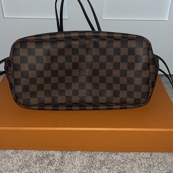 Louis Vuitton Neverfull MM - Picture 3 of 10